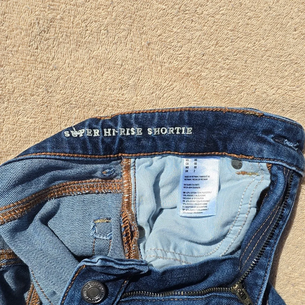 American Eagle Super High Rise Shortie - Picture 2 of 8